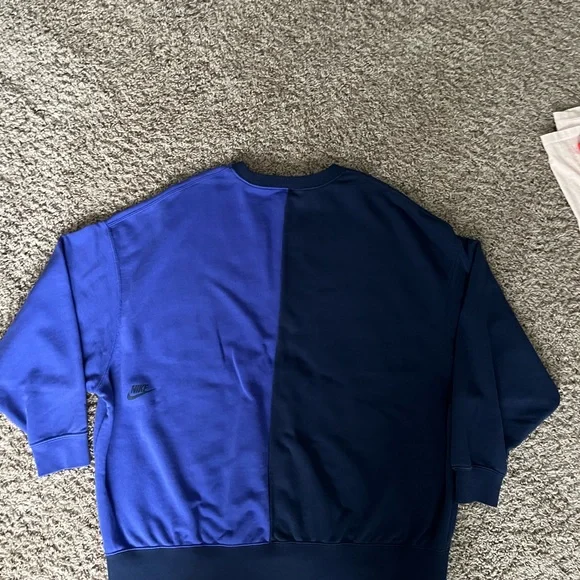 Women’s Nike Colorblock Oversized Dance Crewneck - Picture 4 of 6